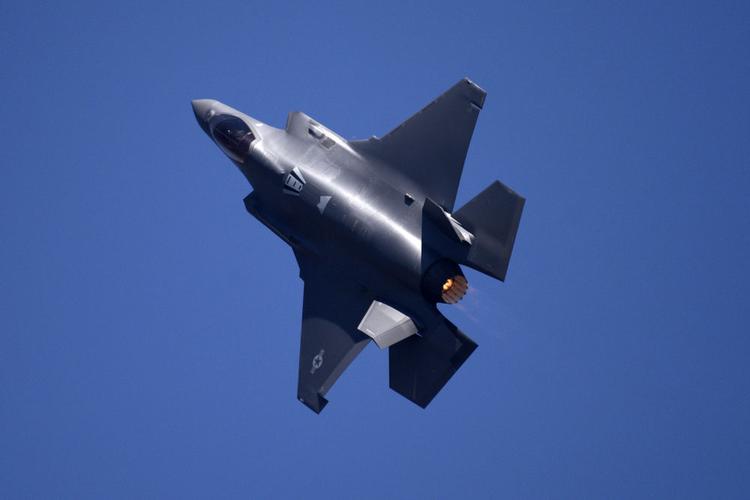西太平洋24架F-35A隐身战机集结彰显军事力量-图3