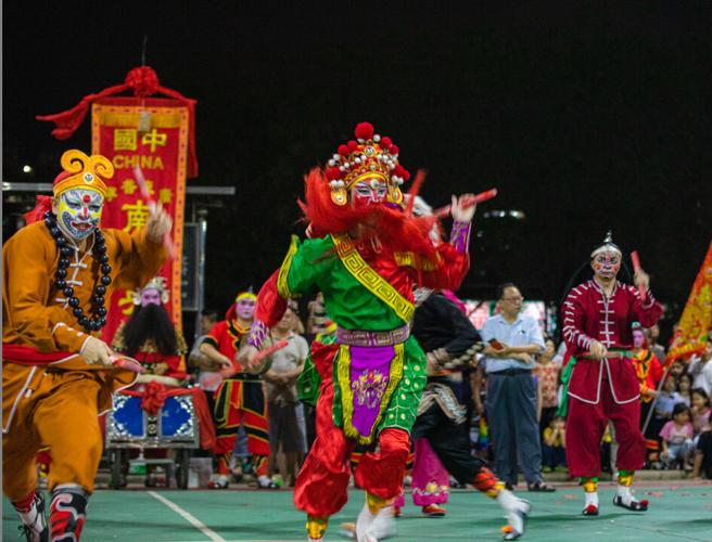 广东连英，机器人舞动英歌舞-图3