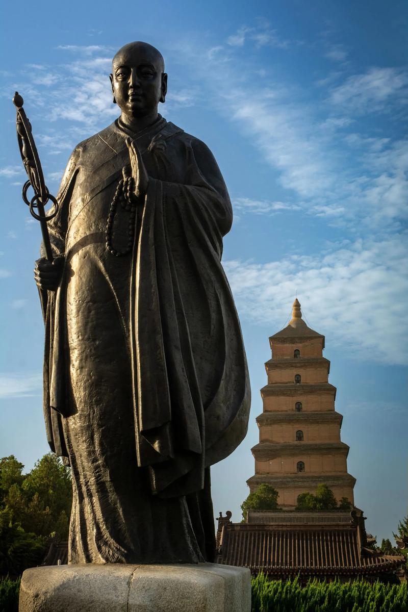 大慈恩寺玄奘法师铜像青苔覆盖，官方回应揭晓-图1