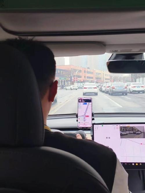 网约车司机中途驱客，乘客迅速识破果断离车-图1