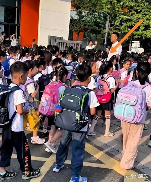 一年级新生开学首日遭遇心理重创-图3