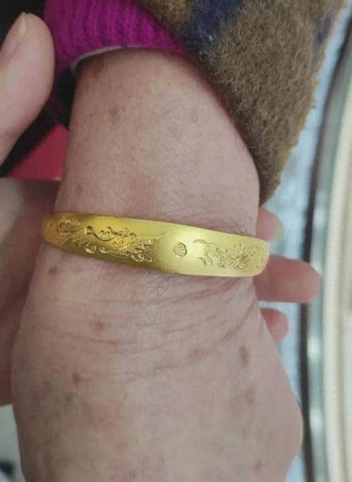 奶奶遗物里的13万金饰，误当旧衣卖出，一场意外的财富寻回之旅-图2