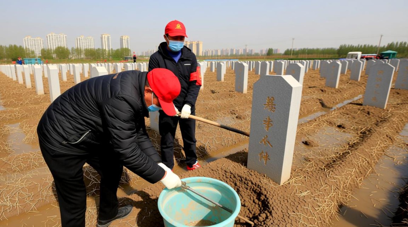 河南公职人员违规修坟引发关注-图1